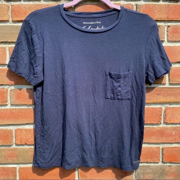 Abercrombie & Fitch Tops - 2/$15 🌸 A&F Essentials Navy Crop Tee w/ Pocket Sm